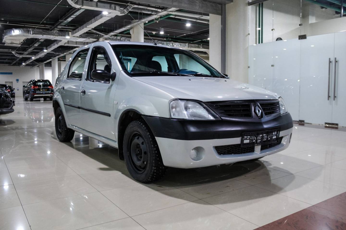 Купить Logan с пробегом